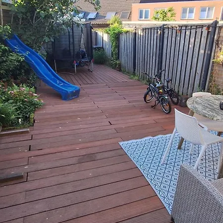 Speelse Eengezinswoning Vlakbij Amsterdam Holiday home